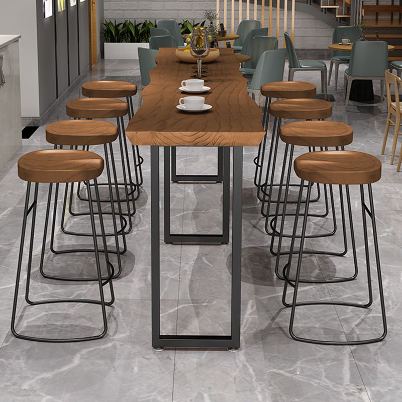 Rechteckiger Bartisch mit schwarzen Beinen und Metallsockel, Bistro-Bartisch für das Esszimmer