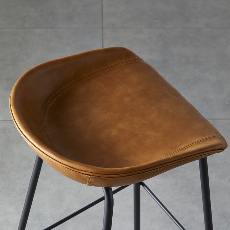 Modern Style Iron Bar Chair with Footrest Low Back Simple Bar Stool Clearhalo 'Bar Furniture' 'Bar Stools' 'bar_stools' 'furn' 'furn_bar_stools' 'furniture_bar_stools' 'Kitchen & Dining Furniture' 'kitchen&dining_furn' 'kitchen' 'kitchen_furn' Furniture' 1200x1200_20ba4ff2-3751-49d8-b3b1-b1ccd8380ee0