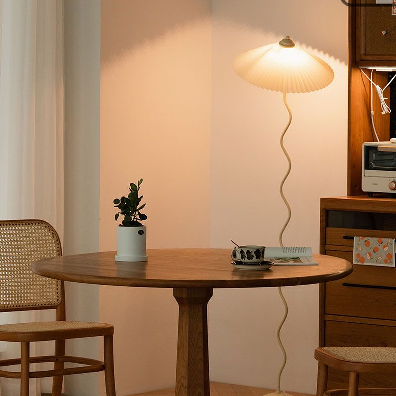 Modern Round Dining Table Wooden Dinner Table for Dining Room