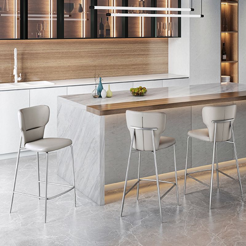 Moderno sgabello da bar sgabello cornice in pelle con base di metallo