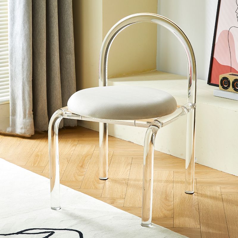 Zeitgenössischer Stil offener gepolsterter Acryl -Basis -Ess -Seitenstuhl offen