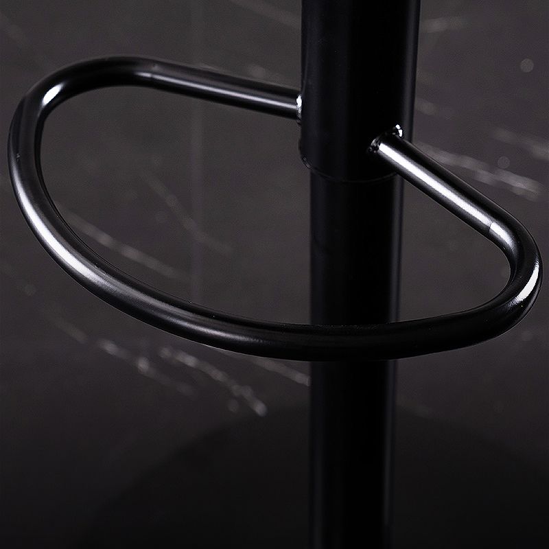 Eigentijdse metalen barkruk lage rug faux lederen barkrukken in matte afwerking thuis