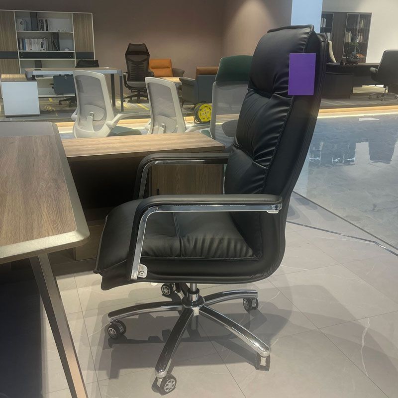 Sedia moderna a braccia a fissa sedia da ufficio in pelle con ruote