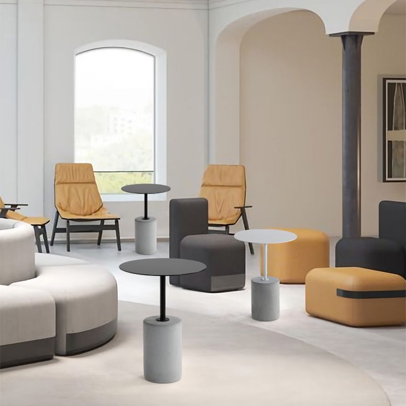 TABELLA ROUND ENTERNO CONTEMPOURANTE 23.62 "Tallo di snack laterale di piede.