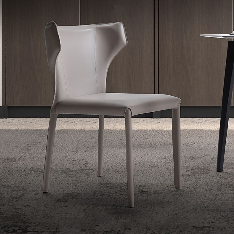 Moderne lederen armloze eetkamerstoel Wingback Side Chair voor restaurantgebruik