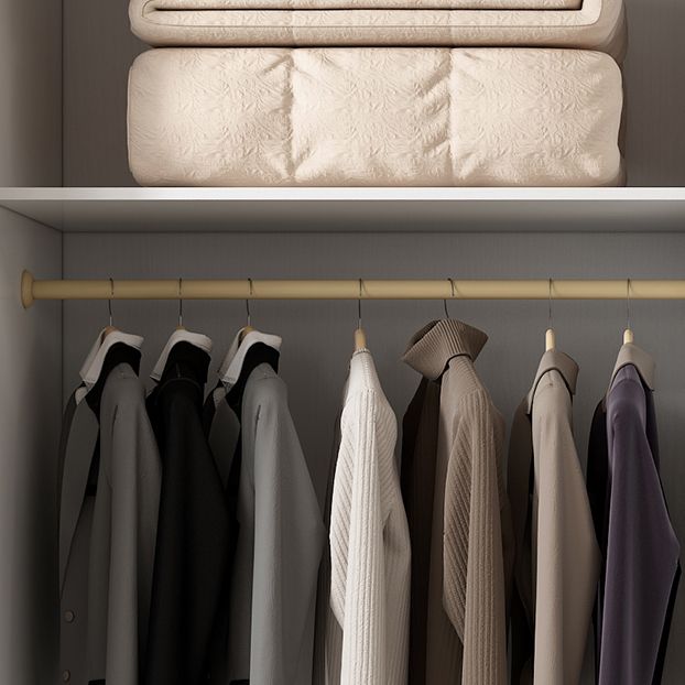 Weißer Schiebetschrankschrank mit Regalen Holzgarderobe Armoire