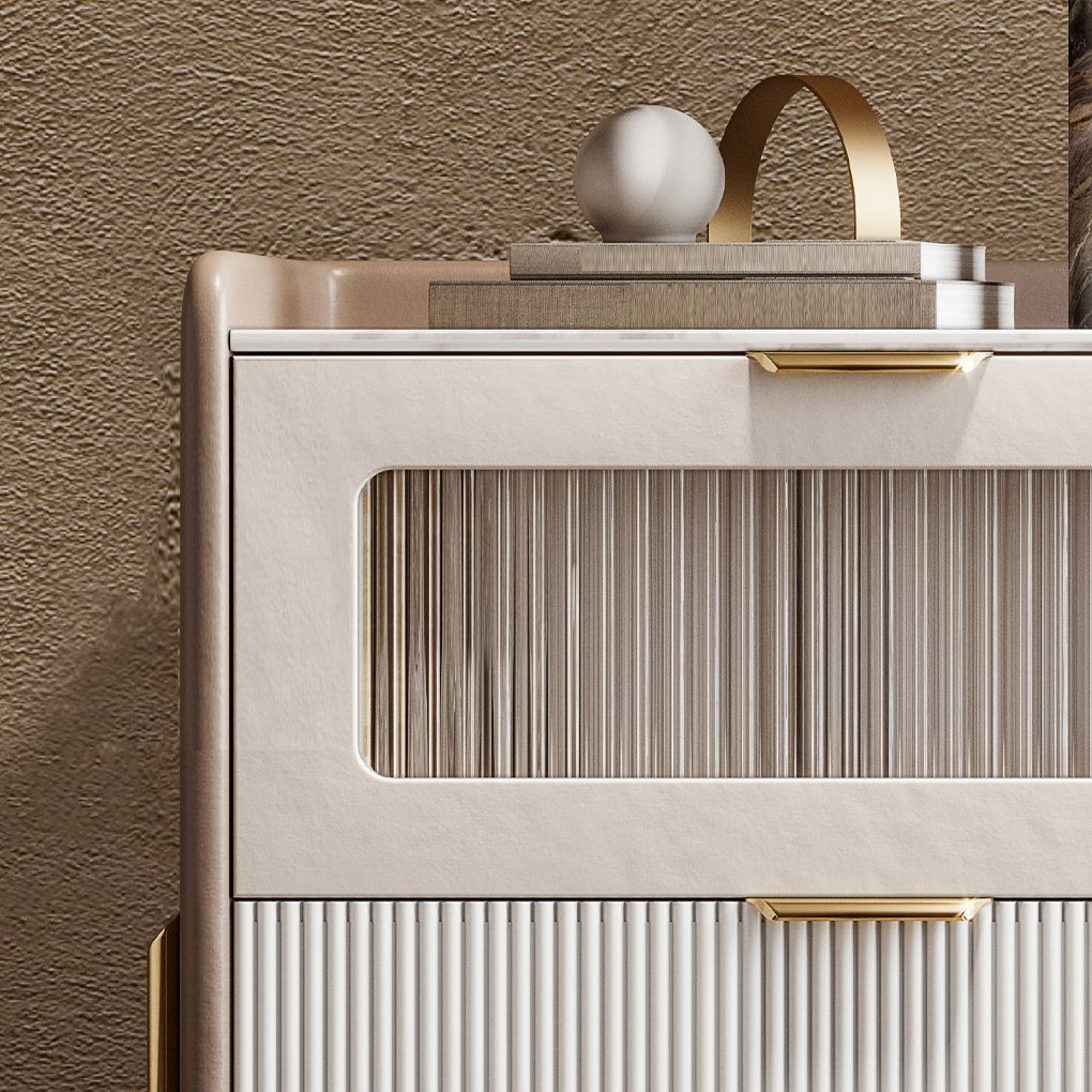 Glamourös 2-schüchternen Betten Nachttisch 20 '' großer Kiefernstein-Top-Nachttisch mit Beinen