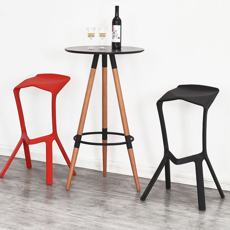 Nordic Stackable Bar-stool Plastic Counter Bar Stool for Home Clearhalo 'Bar Furniture' 'Bar Stools' 'bar_stools' 'furn' 'furn_bar_stools' 'Furniture' 'furniture_bar_stools' 'Kitchen & Dining Furniture' 1200x1200_229bb5cb-88e3-4e15-ac15-22fe9ab127bf