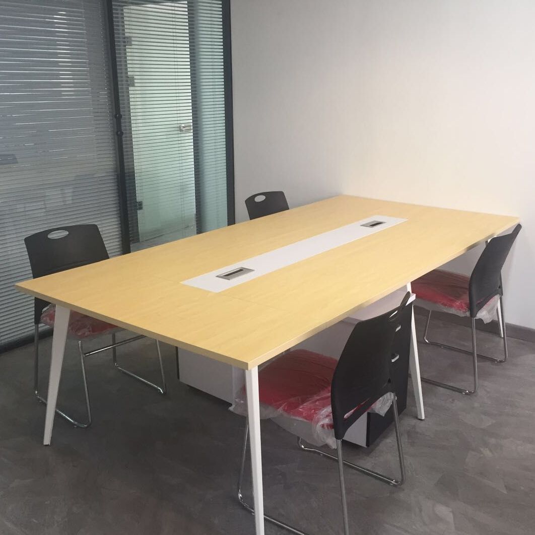 Desk rectángulo de escritorio de madera de ingeniería de estilo contemporáneo para la oficina