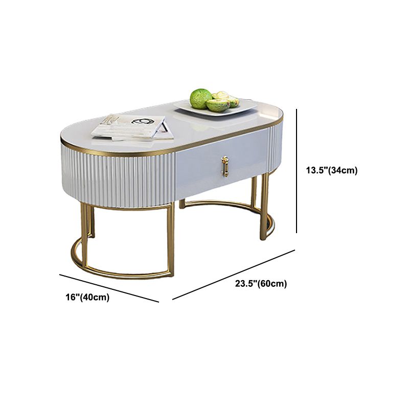 Eigentijdse salontafel met opberglade en gouden framebasis