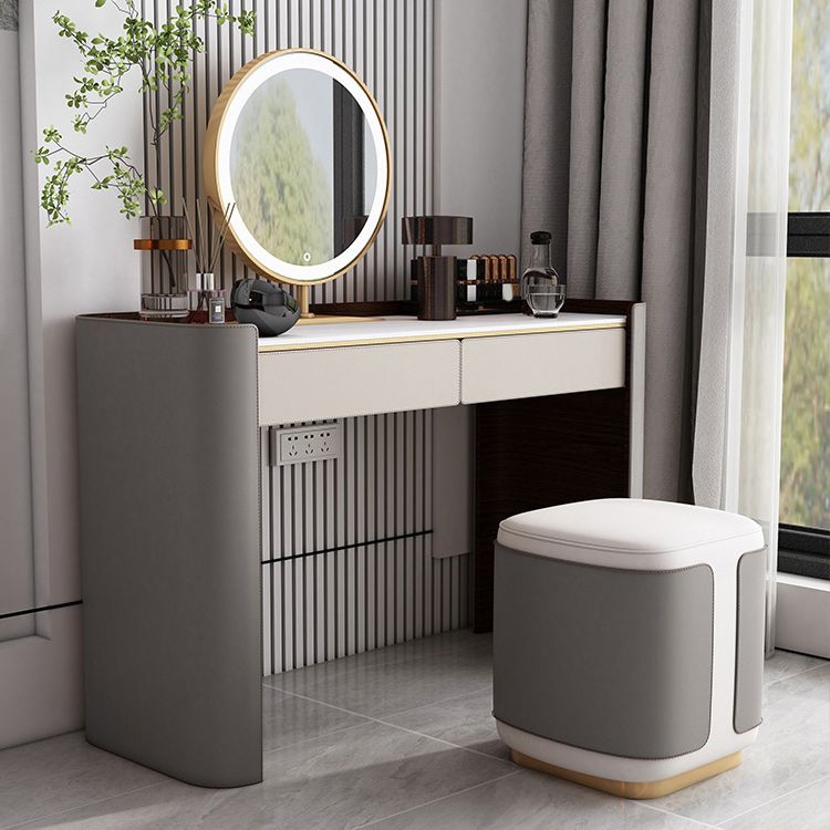 Contemporáneo con cajón de cuero de cuero gris iluminado espejo de cajón tocador