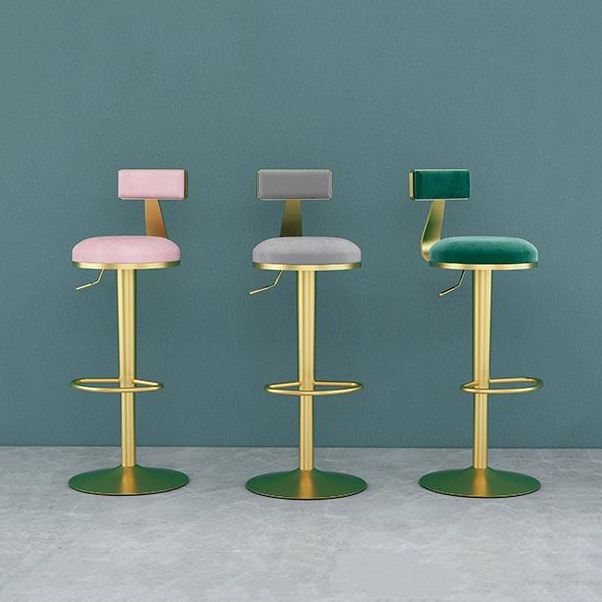 Contemporary Metal Bar and Counter Stool Low Back Stool with Pedestal Base in Gold Clearhalo 'Bar Furniture' 'Bar Stools' 'bar_stools' 'furn' 'furn_bar_stools' 'Furniture' 'furniture_bar_stools' 'Kitchen & Dining Furniture' 1200x1200_2378a799-f632-452a-949b-11c26029c4df