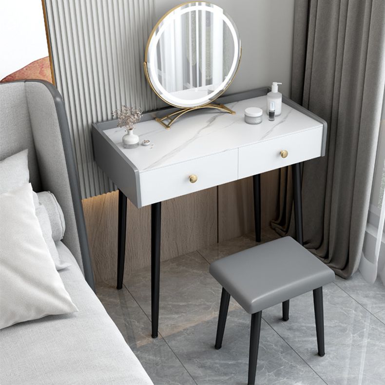 Hedendaagse stenen ijdelheid, opslaglade met ontlasting, zwart/wit