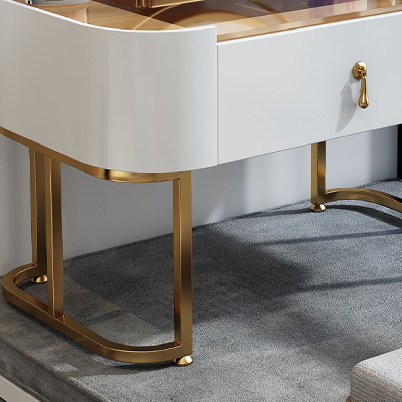 Coiffeur de vanité glamour en verre