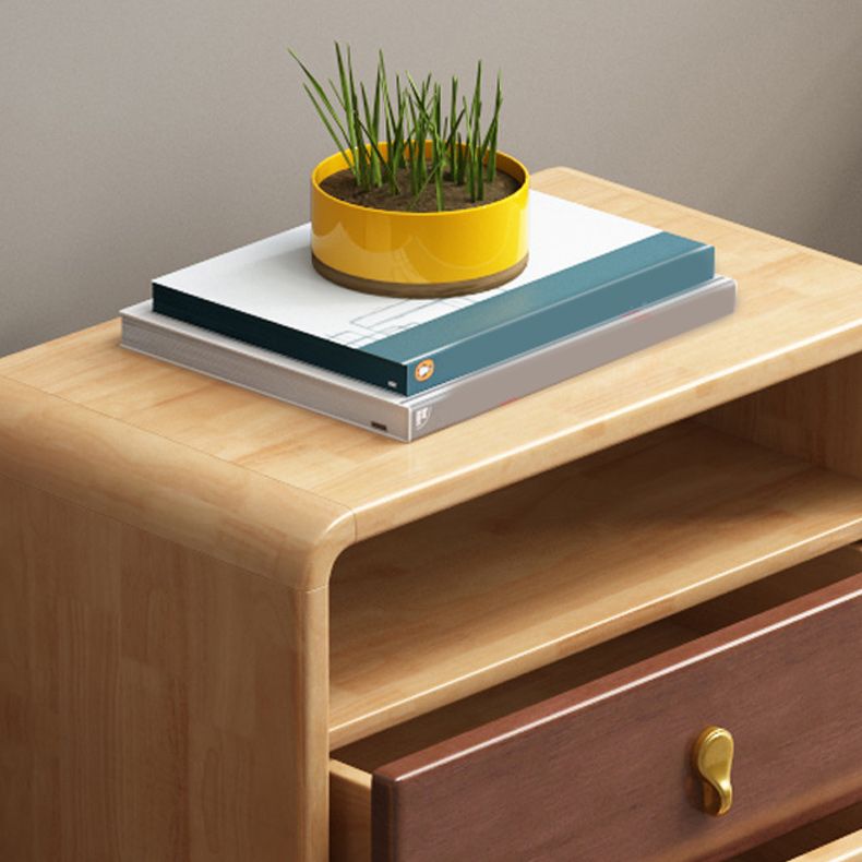 Hedendaagse natuurlijke accentkist met 4 houten benen en laden