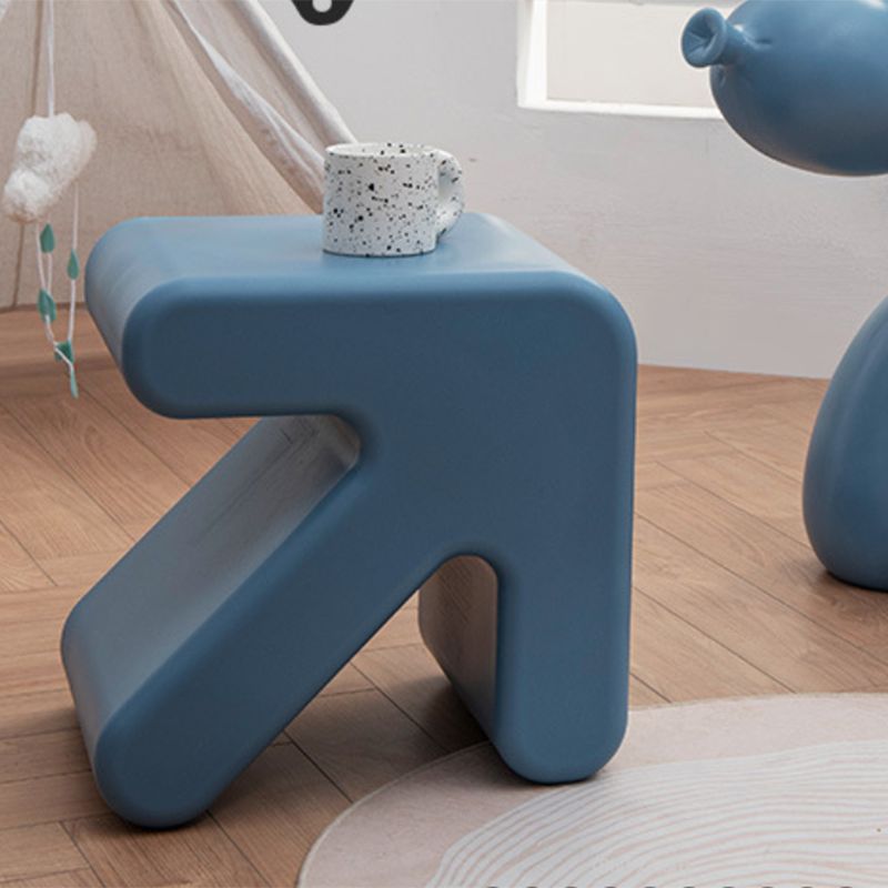 Scandinavian Geometric End Table 15.75" W x 13.78" D x 15.75" H Arrow-Shaped Side Table Clearhalo 'Coffee & Accent Tables' 'End & Side Tables' 'end_side_tables' 'furn' 'furn_end_side_tables' 'Furniture' 'Living Room Furniture' 1200x1200_24fcd4e7-4e11-4fa5-95c3-6c928c2fd999