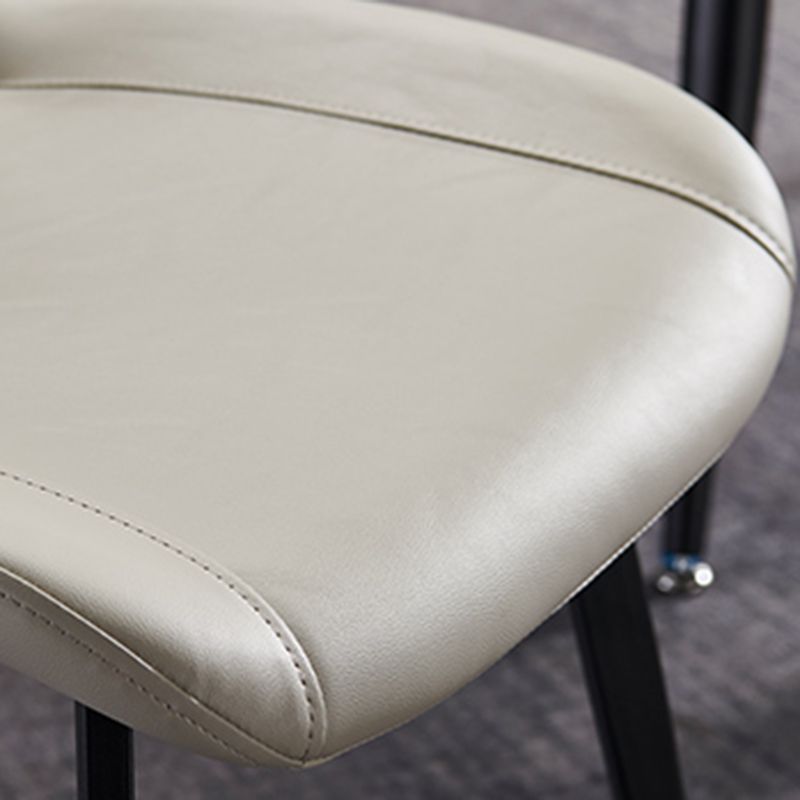 Silla lateral de cuero de color de comedor interior moderno