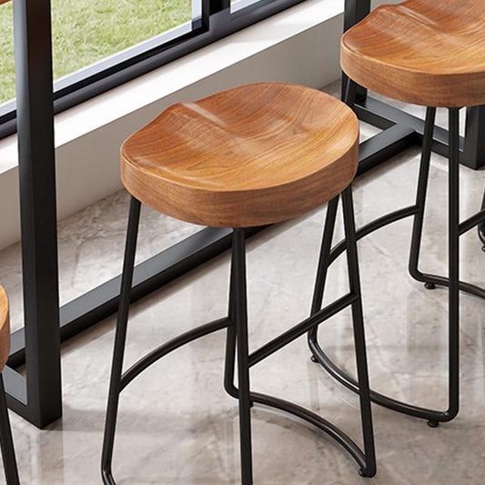 Zeitgenössischer Massivholz -Barhocker Metalbarhocker mit konturiertem Sitz