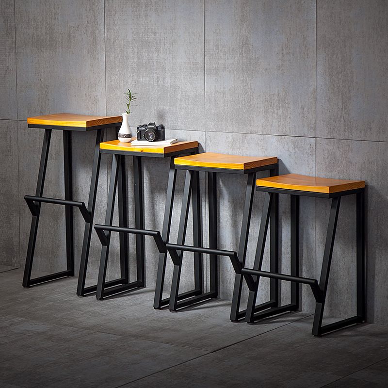 Industrial Bar and Counter Stool Backless Stool with Sled Base in Black Clearhalo 'Bar Furniture' 'Bar Stools' 'bar_stools' 'furn' 'furn_bar_stools' 'Furniture' 'furniture_bar_stools' 'Kitchen & Dining Furniture' 1200x1200_25a6f34f-a378-46c5-8d1a-7141d26d3d01