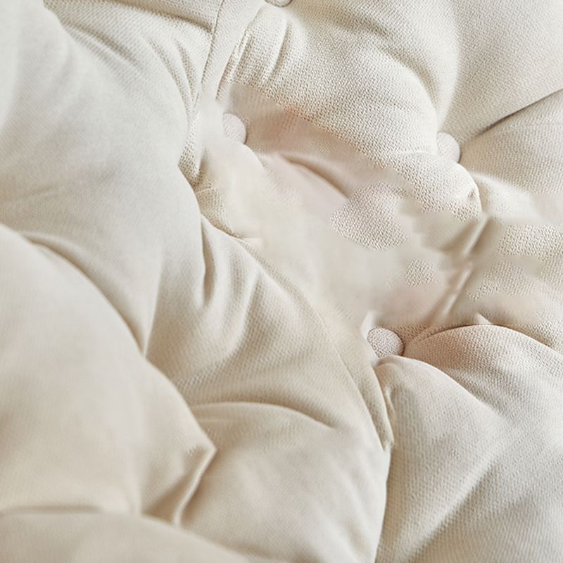 Sedia scandinava Parsons con beige trapuntato e base a slitta