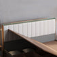 Cama de panel de cabecera tapizada de cama con plataforma moderna de mediados de siglo con cajones
