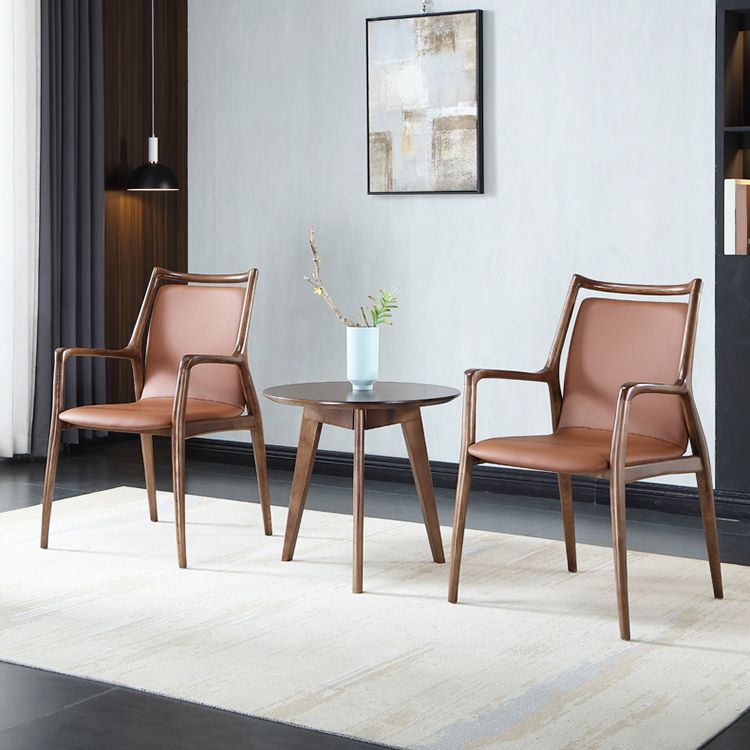 Nordischer Lederstuhl für Lederbrauner Arm in festem Holz für Zuhause