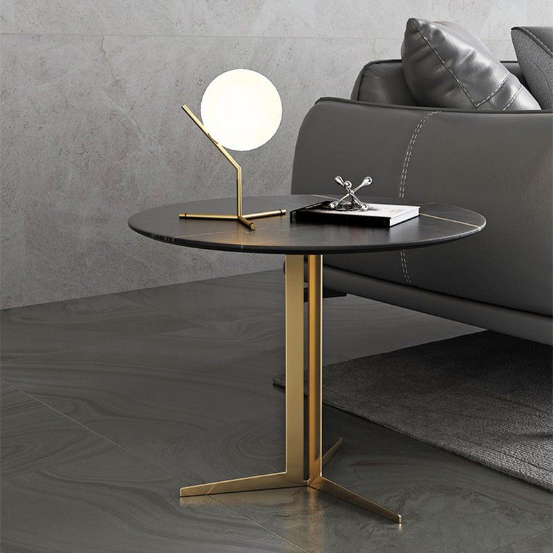 現代のメタルコーナーテーブル台座ベースのある現代