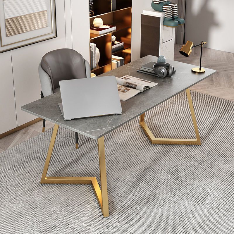Glam -Schreibtisch Stein rechteckig 29,53 "großer Büroschreibtisch mit goldenen Beinen