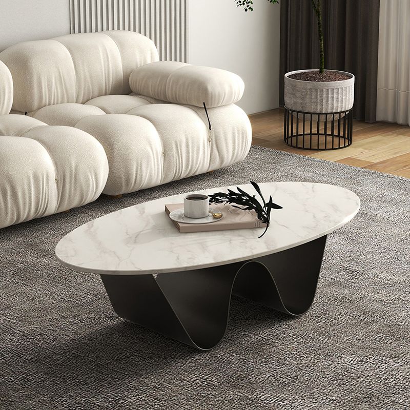 Table basse ovale abstraite en ardoise ou table de bout