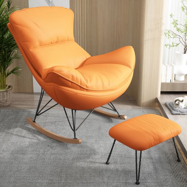 Salon de style moderne chaise à bascule de la maison