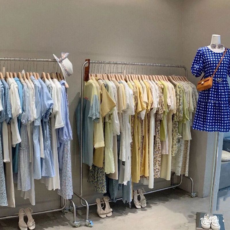 Industrial Style Metallic Coat Hanger Free Standing Coat Rack with 4 Wheels Clearhalo 'Entry & Mudroom Furniture' 'furn' 'furn_hall_tree_coat_racks' 'Furniture' 'Hall Trees & Coat Racks' 'hall_tree_coat_racks' 1200x1200_27f96161-afc1-4e96-b1e4-10999ac5e0ef