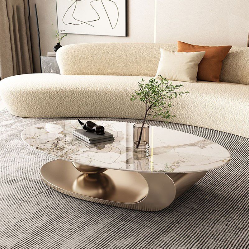 Mesa de centro elíptica de pizarra Glam de 27,6" D Mesa de cóctel abstracta con estante de piso