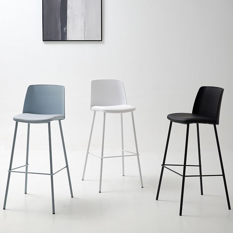 Taburete de bar de cuero de PU de estilo moderno, taburete de bar con asiento cuadrado y patas de metal