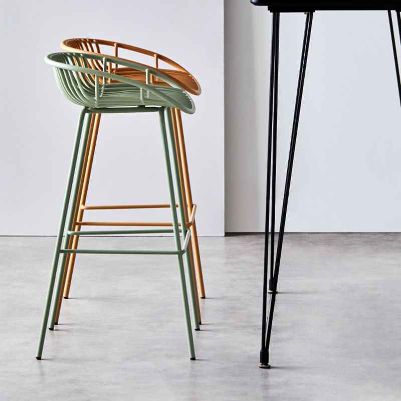 Contemporary Metal Bar Stool Bucket Counter Bar Stool with Metal Legs Clearhalo 'Bar Furniture' 'Bar Stools' 'bar_stools' 'furn' 'furn_bar_stools' 'Furniture' 'furniture_bar_stools' 'Kitchen & Dining Furniture' 1200x1200_28fe2893-cd2e-4b35-81fd-236de36f0107