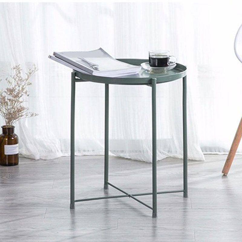 Mesa superior de la bandeja redonda de metal de mediados de siglo Mesa a la altura de las patas cruzadas de 20.5 pulgadas