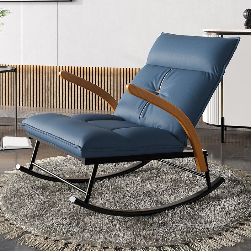 Chaise en cuir fausse 26,7 "L x 37,4" W x 37,4 "H Armes incluses pour chambre à coucher