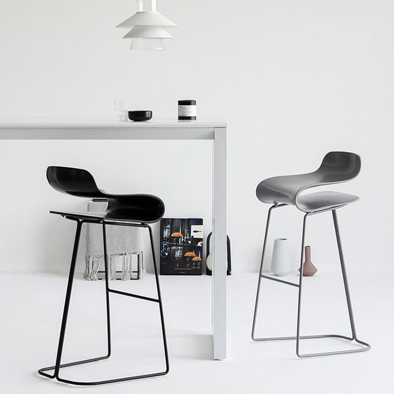 Contemporary Footrest Low Back Barstool Plastic Matte Finish Coffee Shop Stool Clearhalo 'Bar Furniture' 'Bar Stools' 'bar_stools' 'furn' 'furn_bar_stools' 'Furniture' 'furniture_bar_stools' 'Kitchen & Dining Furniture' 1200x1200_29f6b4e9-55ef-4185-b26e-b1c4171d073d