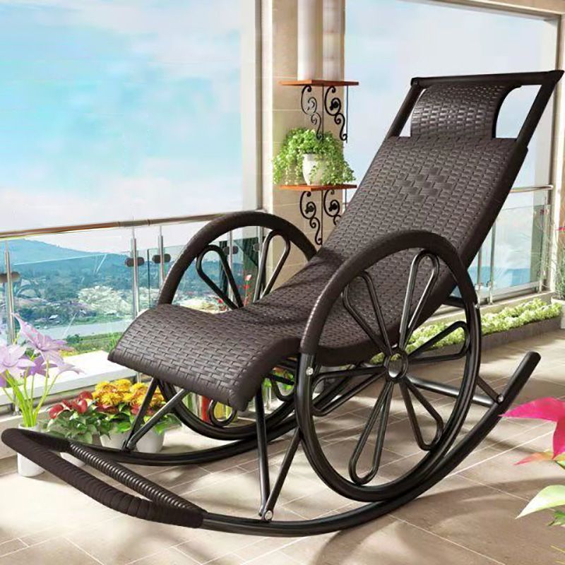 Midden-eeuwse moderne rattan schommelstoel metalen schommelstoel voor woonkamer