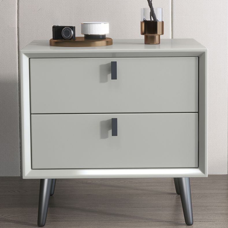 Comodino contemporaneo comodino in legno massiccio con cassetti