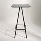 Quadratisches Industrie-Stehtisch-Set, 1/2-teiliger Thekentisch mit hohen Eisenhockern