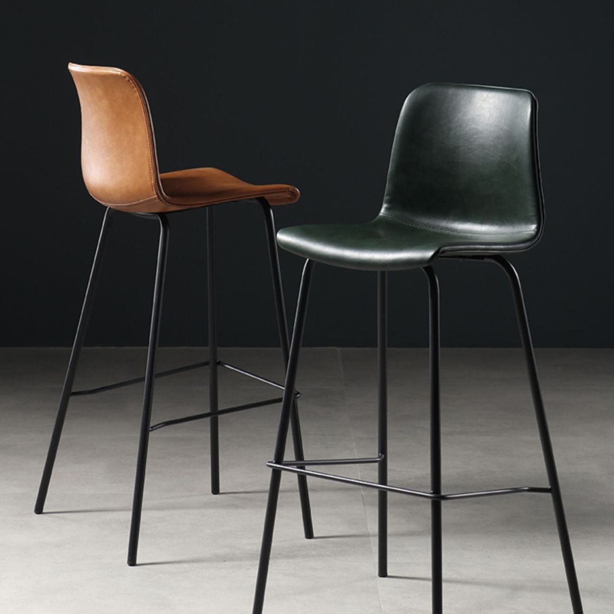 Glossy Leather Square Bar Stool Industrial Metal Stools with Back Legs Clearhalo 'Bar Furniture' 'Bar Stools' 'bar_stools' 'furniture_bar_stools' 'Kitchen & Dining Furniture' 'kitchen&dining_furn' 'kitchen' 'kitchen_furn' Furniture' 1200x1200_2a5cb7e6-e30c-4a14-ac68-17447c5b834e