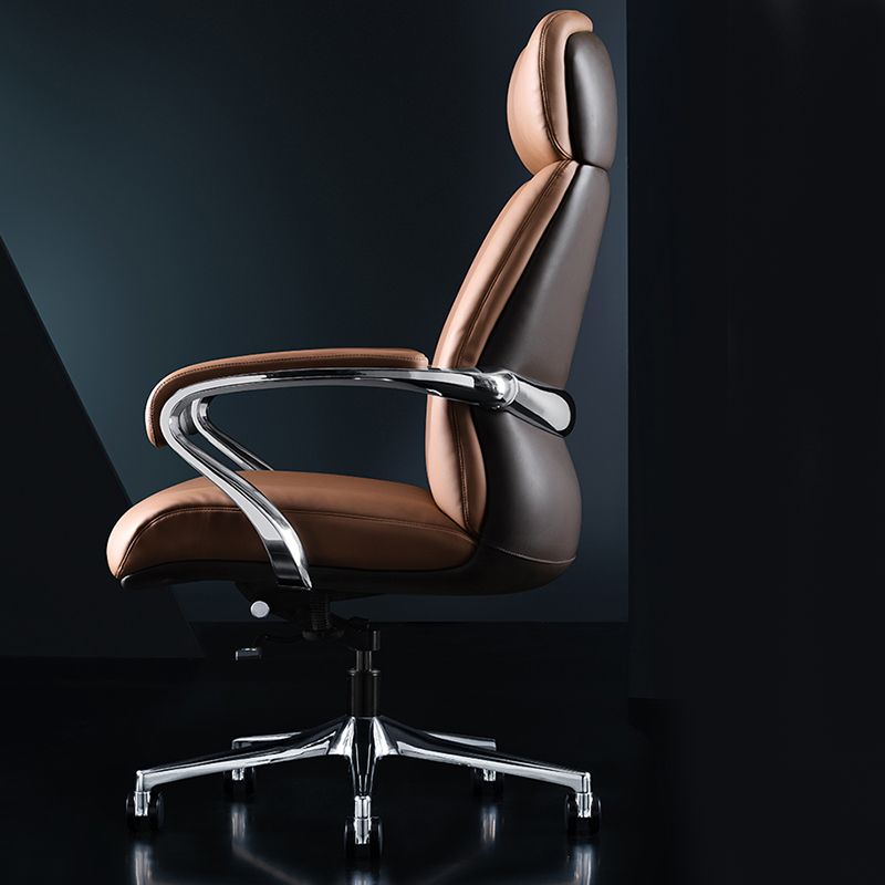 Silla de gerentes giratorios contemporáneos silla ejecutiva de armas acolchadas para la oficina