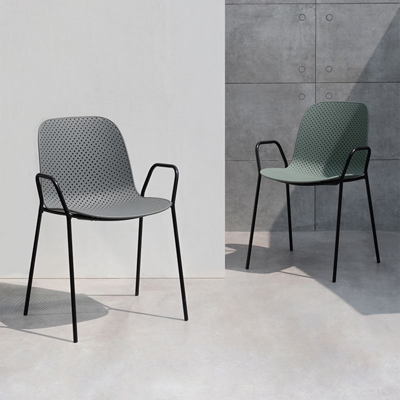 Scandinavian Style Plastic Dining Armchair Solid Back Dining Single Chair Clearhalo ' kitchen&dining_furn' 'Dining Chairs' 'Dining Tables & Seating' 'dining_chair' 'furn' 'furn_dining_chair' 'Furniture' 'furniture_dining_chair' 'Kitchen & Dining Furniture' 'kitchen' 1200x1200_2a9e7109-82e7-47af-931c-4ab0784f7bee