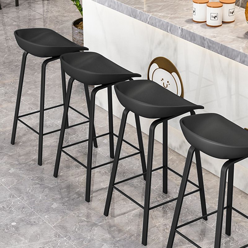 Indoor Contemporary Plastic Bucket Seat Bar Stool with Footrest Clearhalo 'Bar Furniture' 'Bar Stools' 'bar_stools' 'furn' 'furn_bar_stools' 'Furniture' 'Kitchen & Dining Furniture' 1200x1200_2aa5e89d-6bc1-484f-aa62-ac3bdc6a8bf2