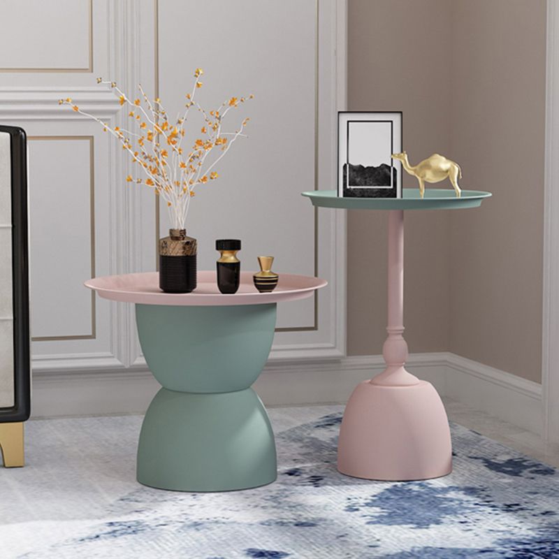 Iron Pedestal End Table Blue/ Pink Round Metal Tray Top Side End Table Clearhalo 'Coffee & Accent Tables' 'End & Side Tables' 'end_side_table' 'end_side_tables' 'furn' 'furn_end_side_tables' 'Furniture' 'furniture_end_side_table' 'Living Room Furniture' 1200x1200_2aa911be-a0e6-4fb5-a766-aa2e5f0f0b9c