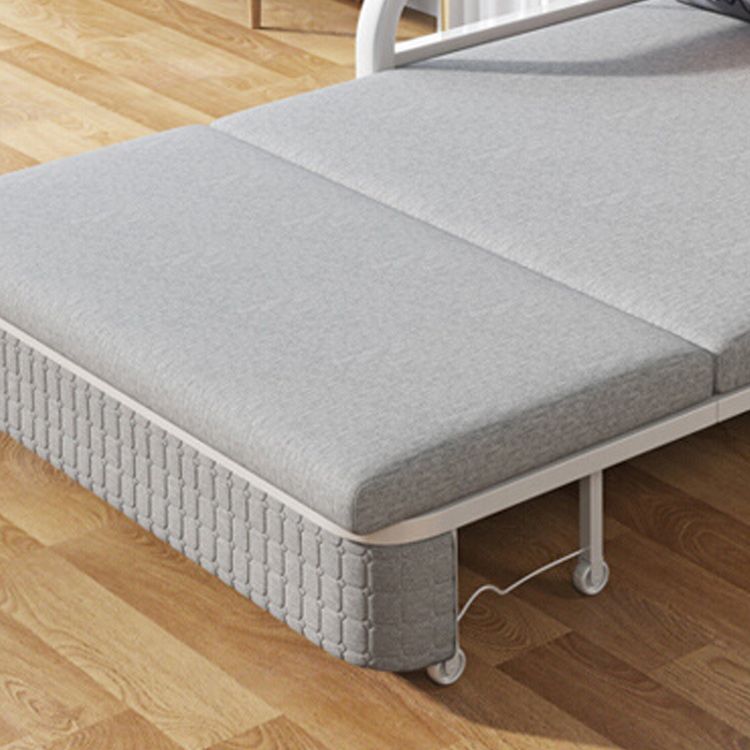 Cuscino incluso divano divano rotondo di bordo rotondo.