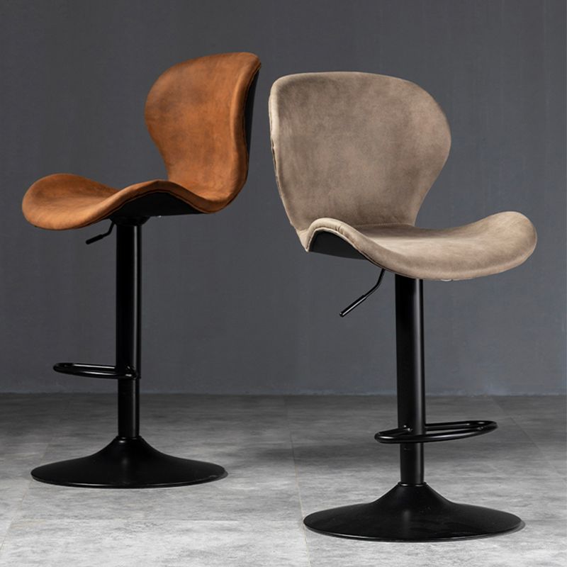 Scandinave Metal Barstool Adjustable PU Leather Barstools en finition mate pour intérieur