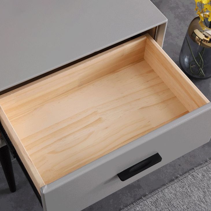 Comodino moderno di accento comodino in legno massiccio con gambe