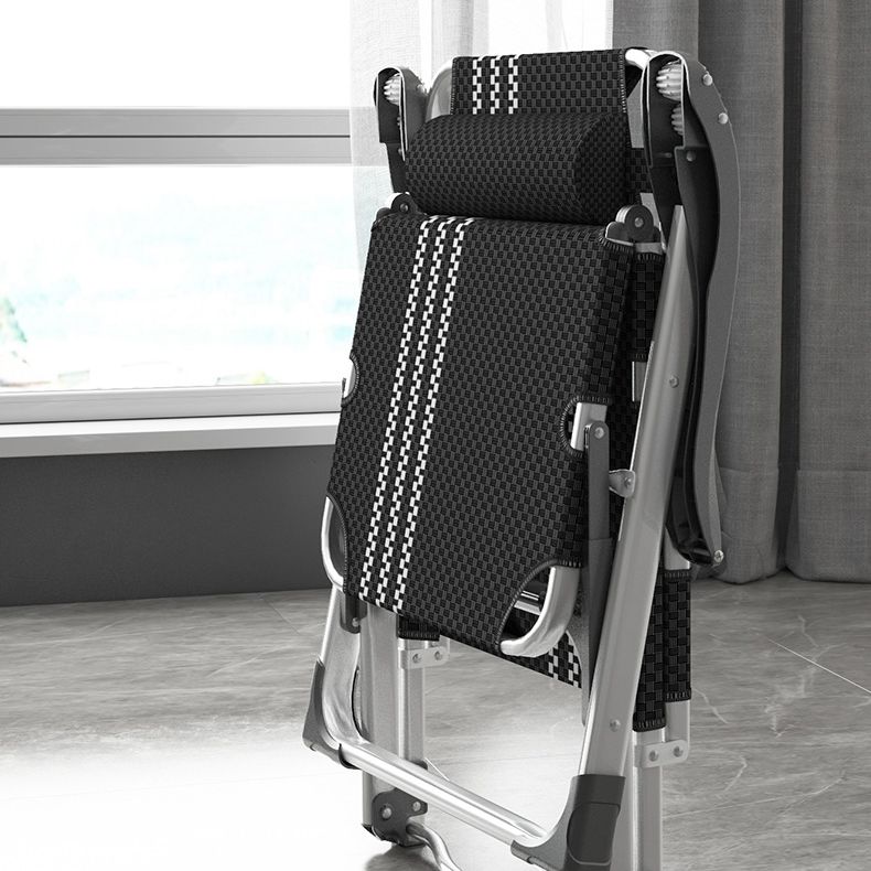 シルバーメタルベースを備えた標準のリクライニング可能な折りたたみ式リクライニングチェア