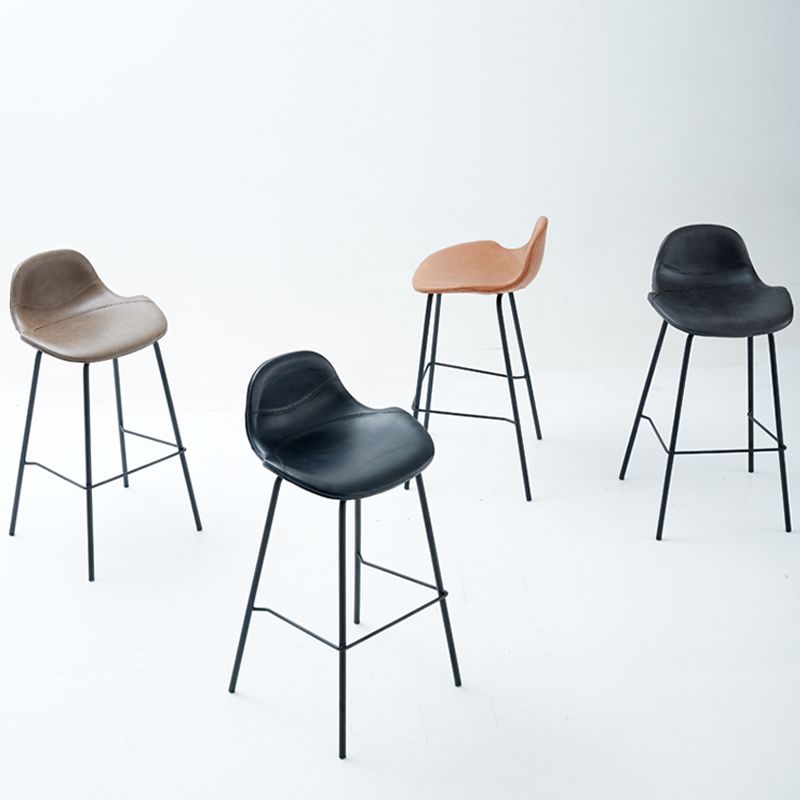 Tabouret de bar moderne en faux cuir, tabouret d'intérieur à dossier bas avec pieds en métal